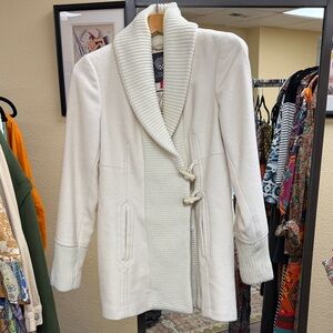 Vince Camuto Cream Shawl-Collar Toggle Trench Coat